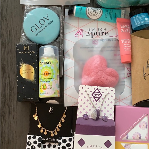 NEVER USED BEAUTY BUNDLE - Picture 3 of 4